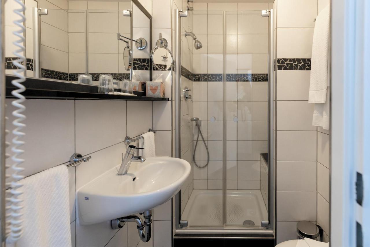 Hotel Garni " Am Domplatz" Ерфурт Екстериор снимка