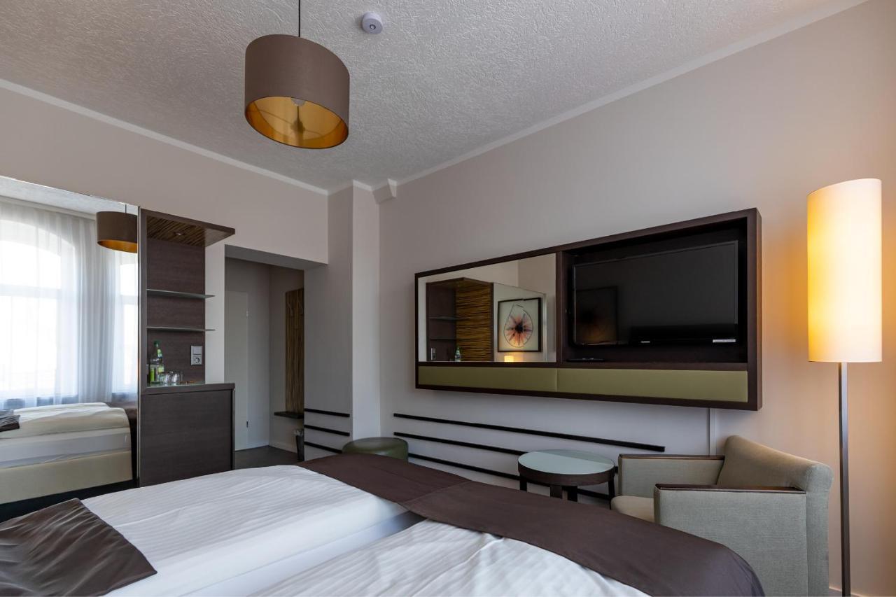 Hotel Garni " Am Domplatz" Ерфурт Екстериор снимка