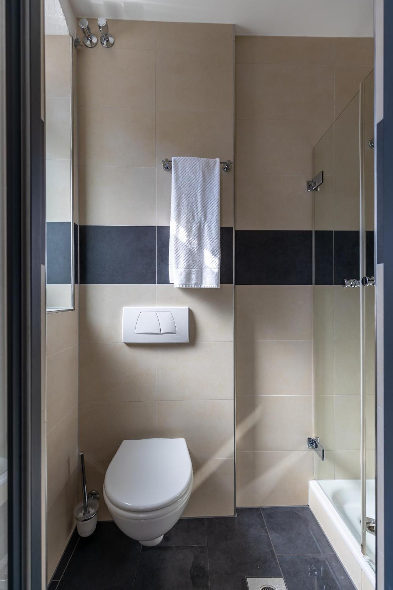 Hotel Garni " Am Domplatz" Ерфурт Екстериор снимка